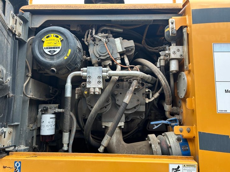 2016-liebherr-r946-image-13