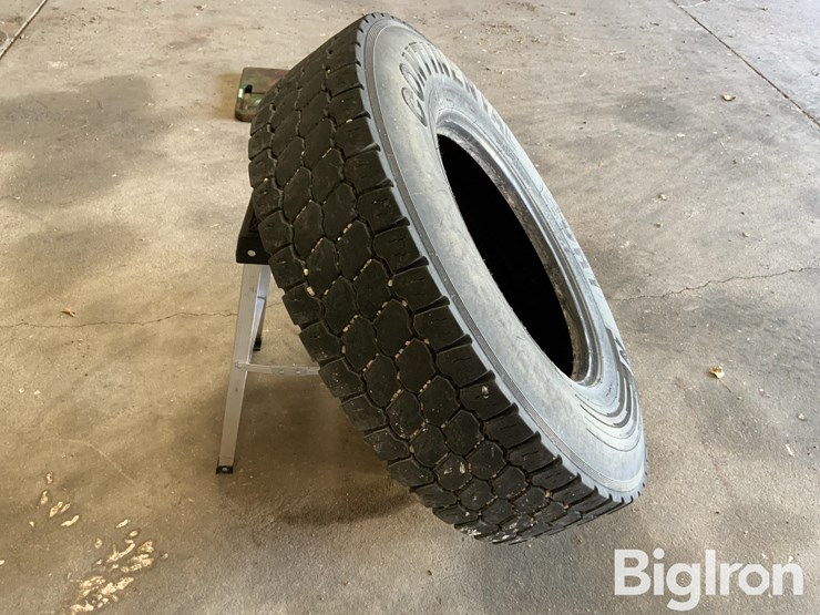 continental-11r22.5-tire-image-4