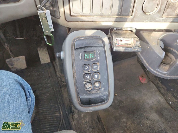 2012-international-workstar-7400-image-11