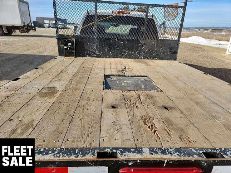 2006-gmc-sierra-3500-image-25