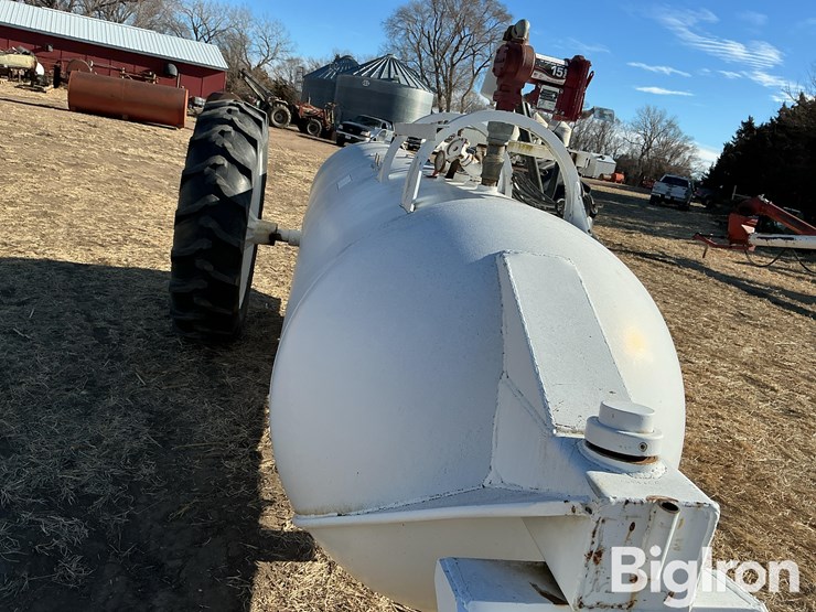 s/a-1,000-gallon-fuel-trailer-image-12