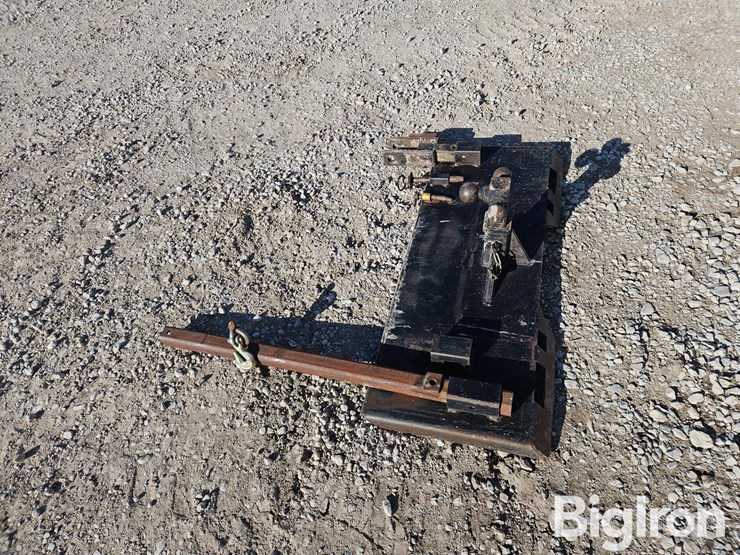 skid-steer-receiver-hitch-plate-w/accessories-image-3
