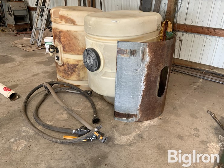 200-gallon-saddle-tanks-w/bracket-image-1