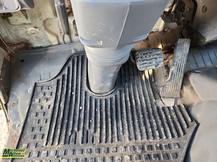 2004-hino-fb1817-image-22