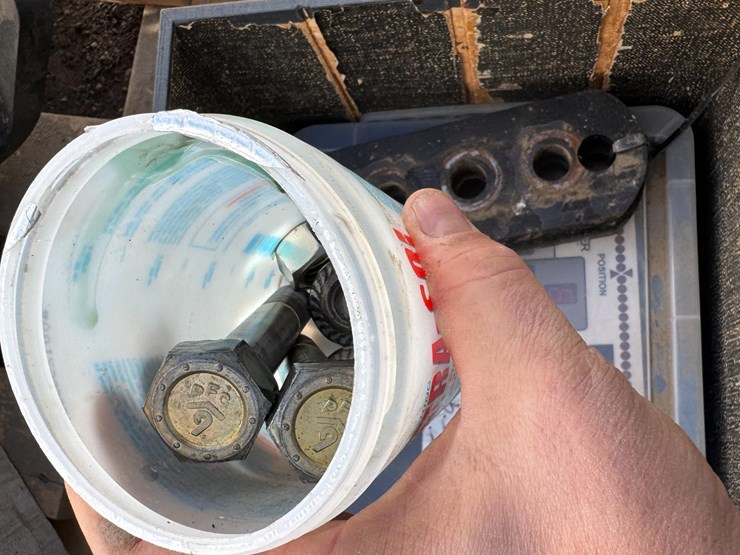 pro-trakker-hydraulic-guidance-hitch-image-16