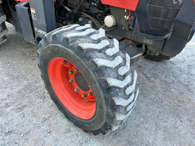 2019-kubota-m62-image-11