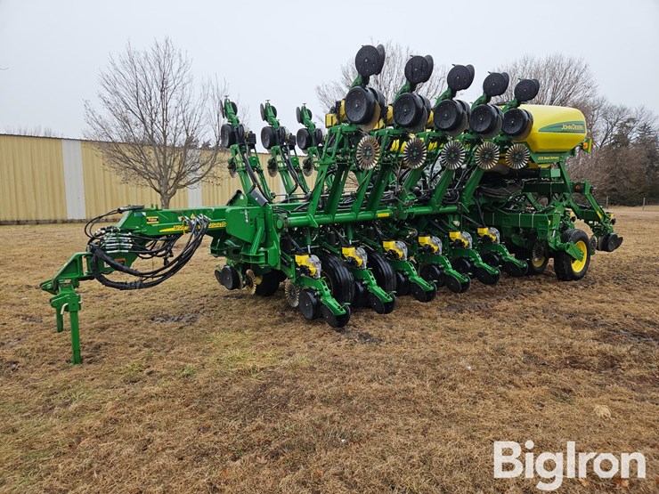 2012-john-deere-1790-ccs-image-1