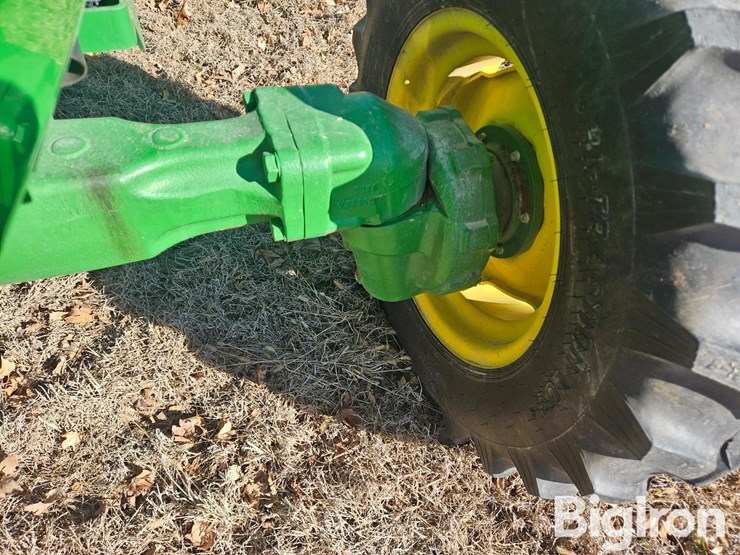 2015-john-deere-4044m-image-14