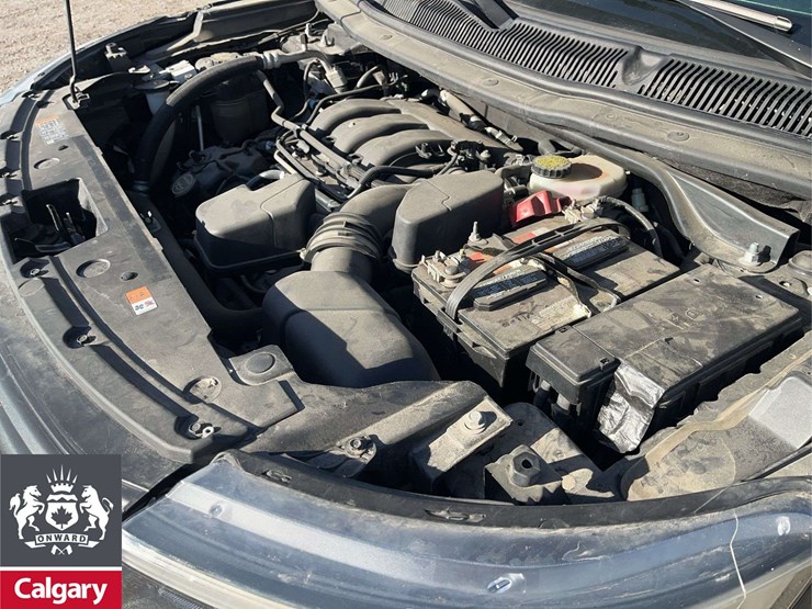 2017-ford-explorer-image-24