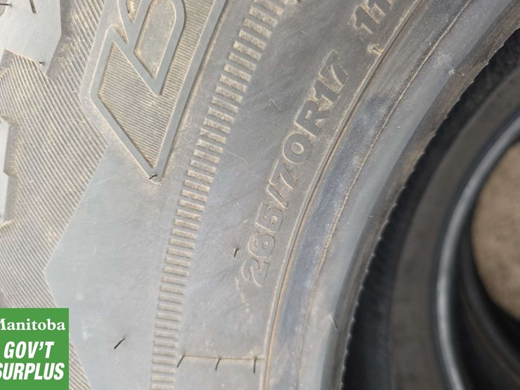 set-of-4-bridgestone-dueler-a/t-265/70/17-image-3