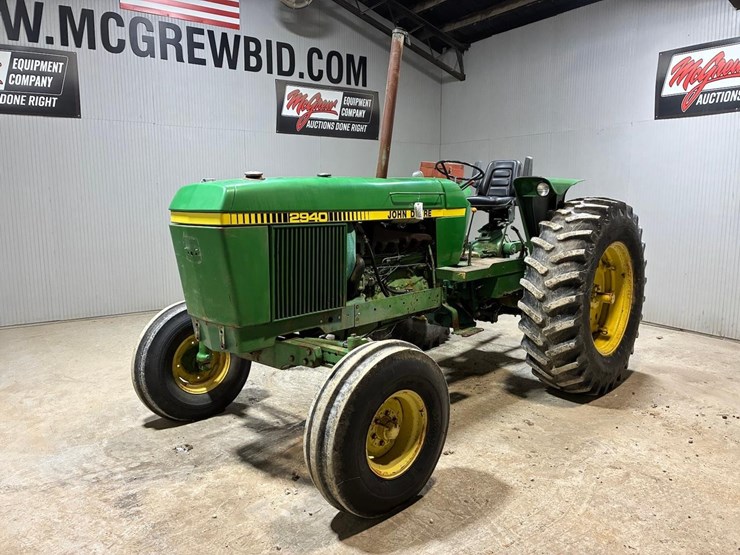 john-deere-2940-image-2