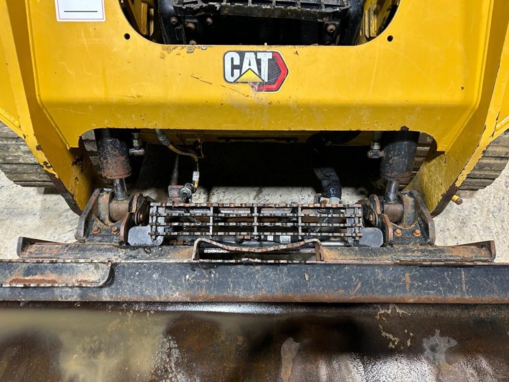 2020-caterpillar-259d3-image-10