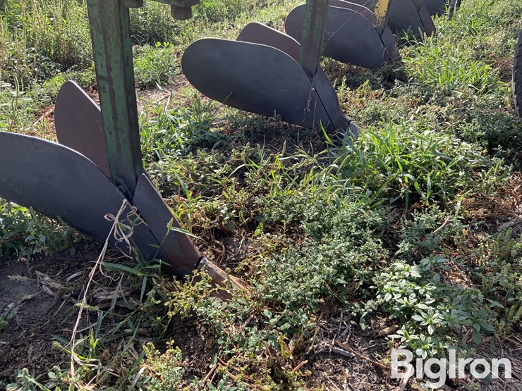 8r36-duckbill-hiller-on-john-deere-toolbar-image-14