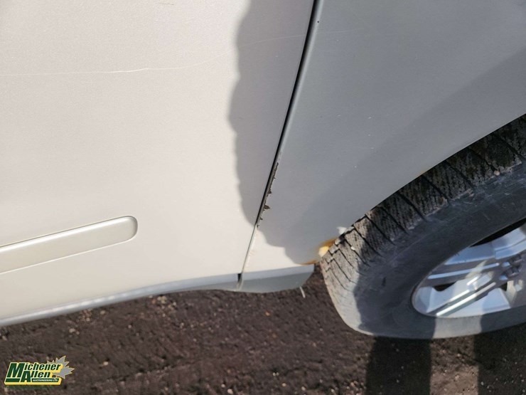 2011-chevrolet-traverse-image-35