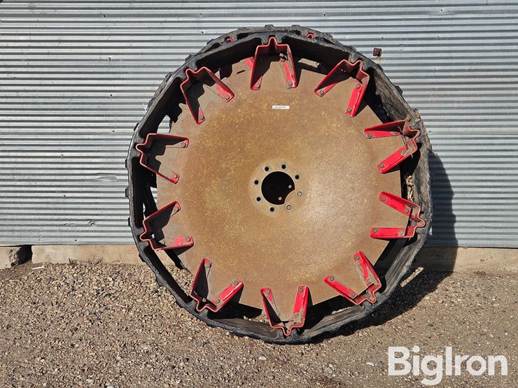 lindsay-nftrax-airless-pivot-tires-image-1