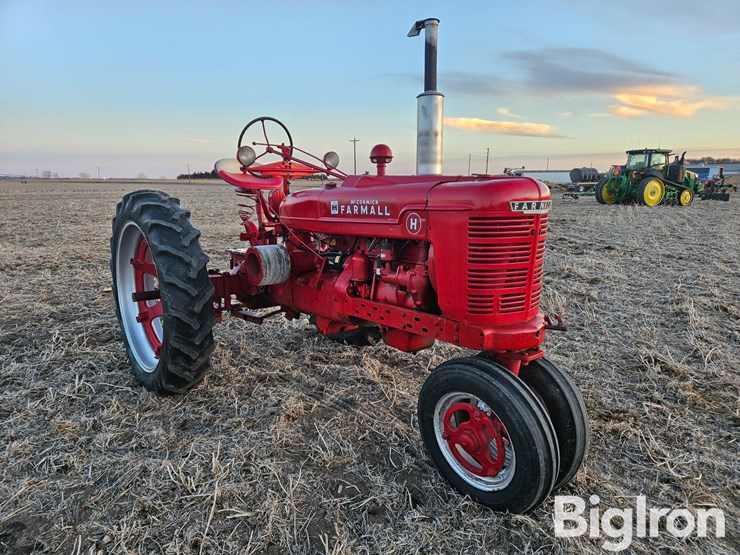 1940-farmall-h-2wd-tractor-image-3