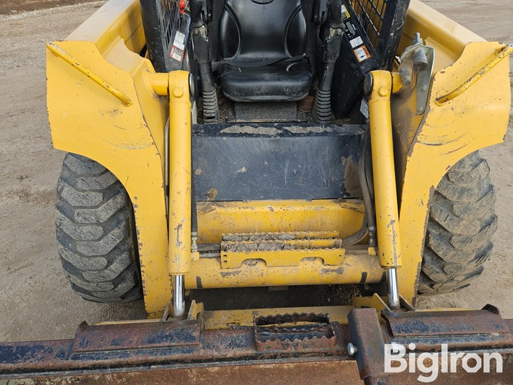 john-deere-317-image-15