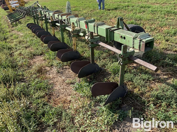 8r36-duckbill-hiller-on-john-deere-toolbar-image-5