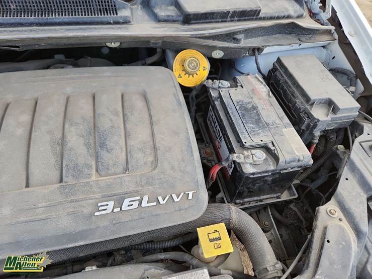 2015-dodge-grand-caravan-image-27