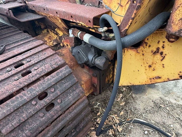 minneapolis-moline-motrac-diesel-crawler-image-22