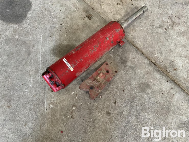 knuse-silage-wagon-cylinder-&-latch-image-1