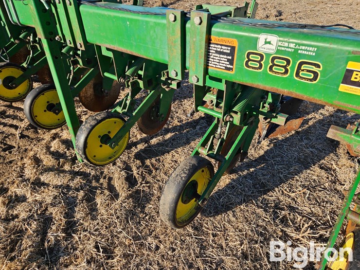 john-deere-886-image-17