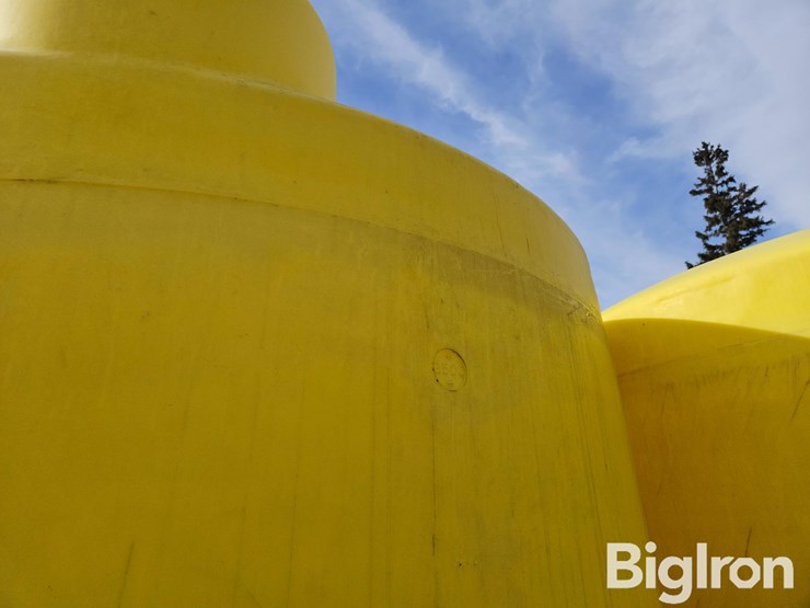 3000-gallon-vertical-poly-holding-tank-image-3