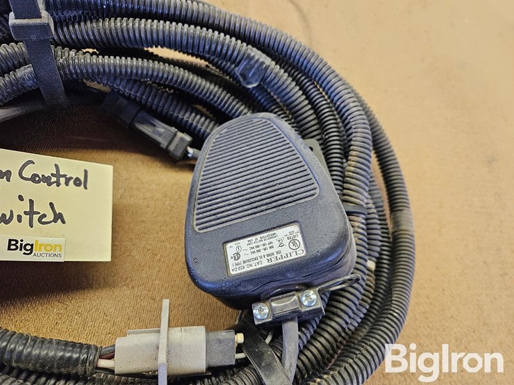 section-control-foot-switch-image-4