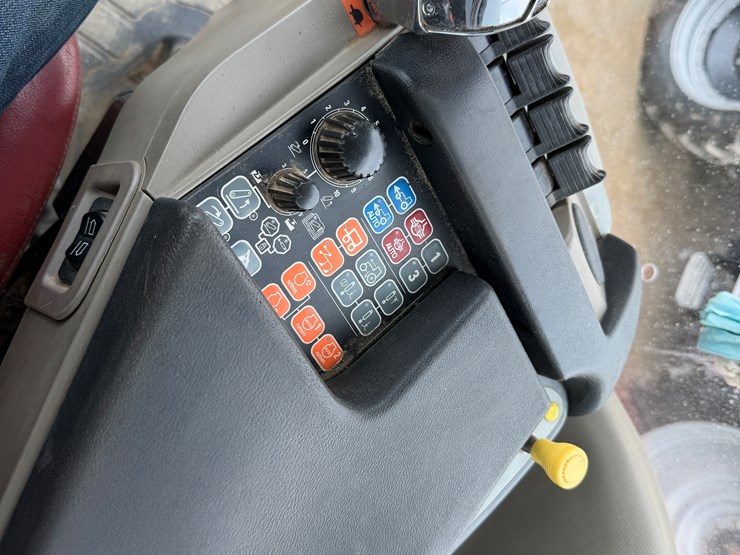 case-ih-235-image-59