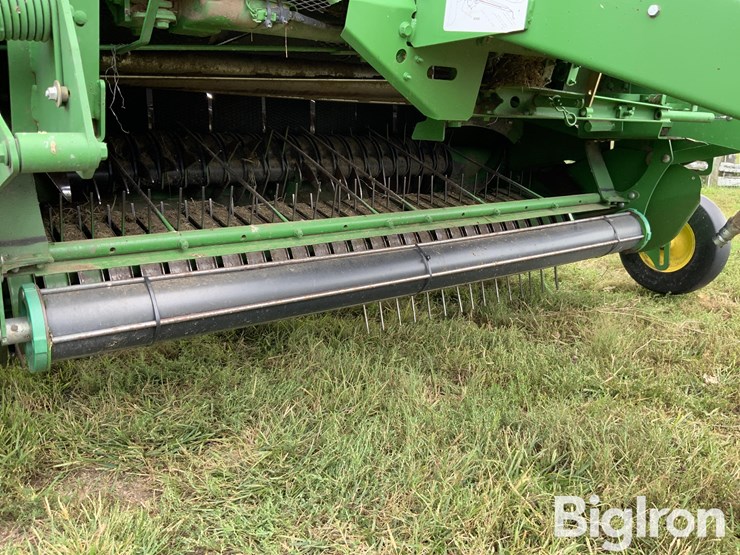 2012-john-deere-568-image-12