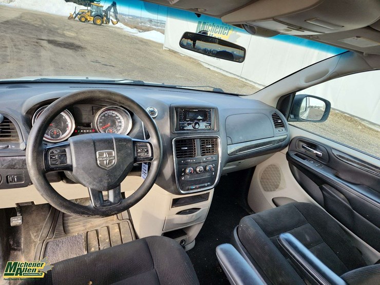 2015-dodge-grand-caravan-image-14