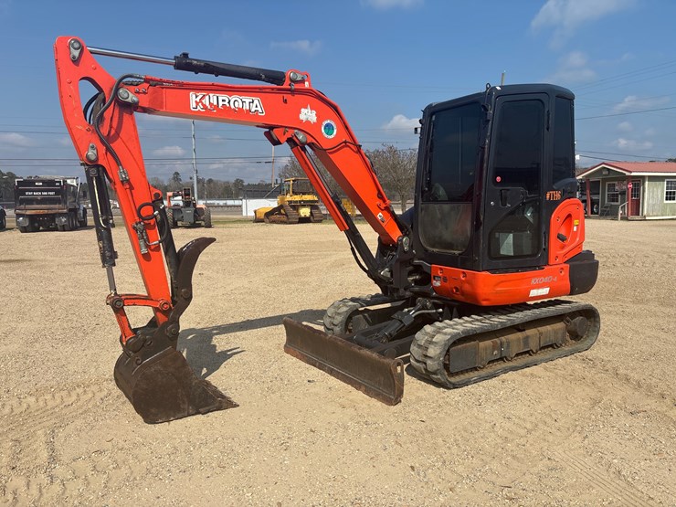 2017-kubota-kx040-4r3a-image-2