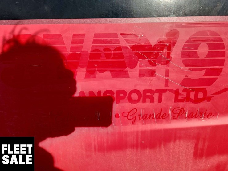 2012-freightliner-m2-106-image-33