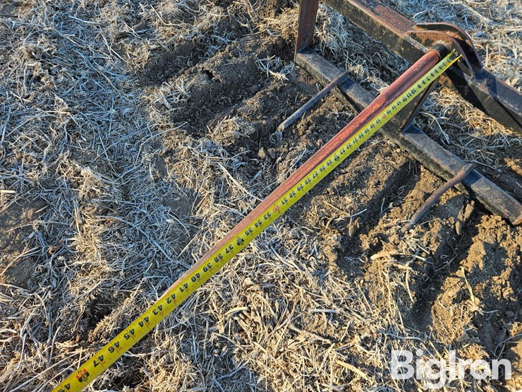 bale-spear-skid-steer-attachment-image-9