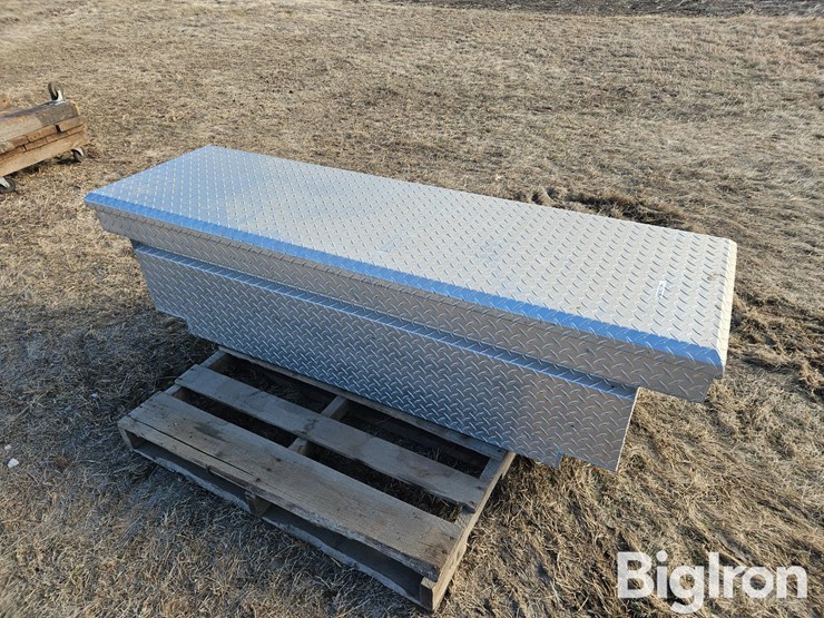 aluminum-pickup-box-toolbox-image-1