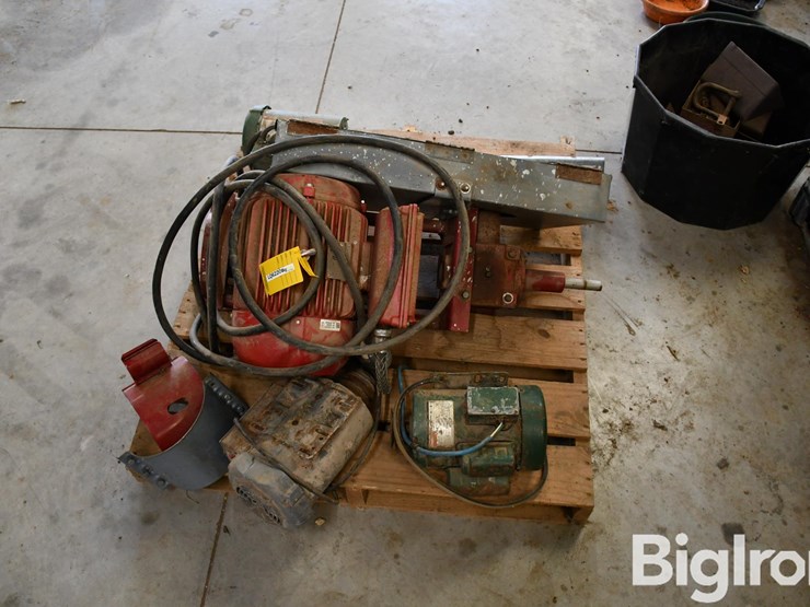 pallet-of-farm-support-image-2