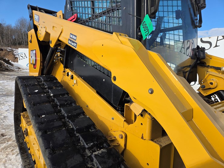 2021-caterpillar-299d3-image-18