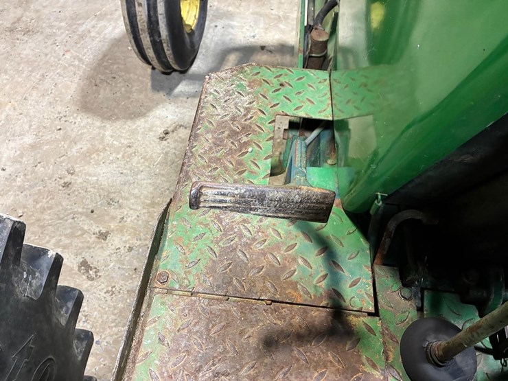 john-deere-2940-image-23