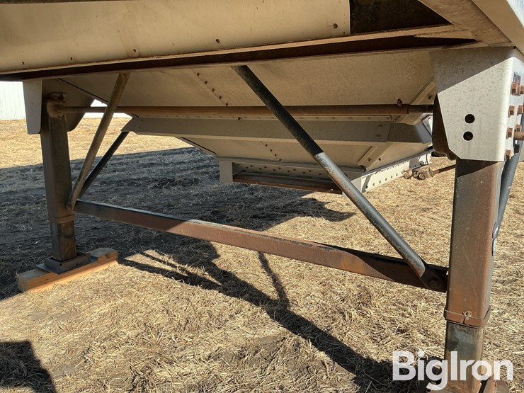 2015-stoughton-ahv-421t-ar-a-image-16