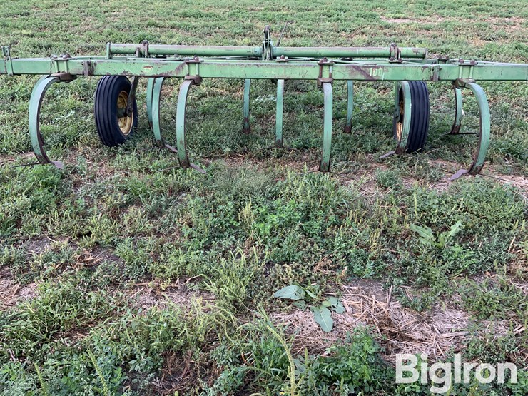 john-deere-100-image-6