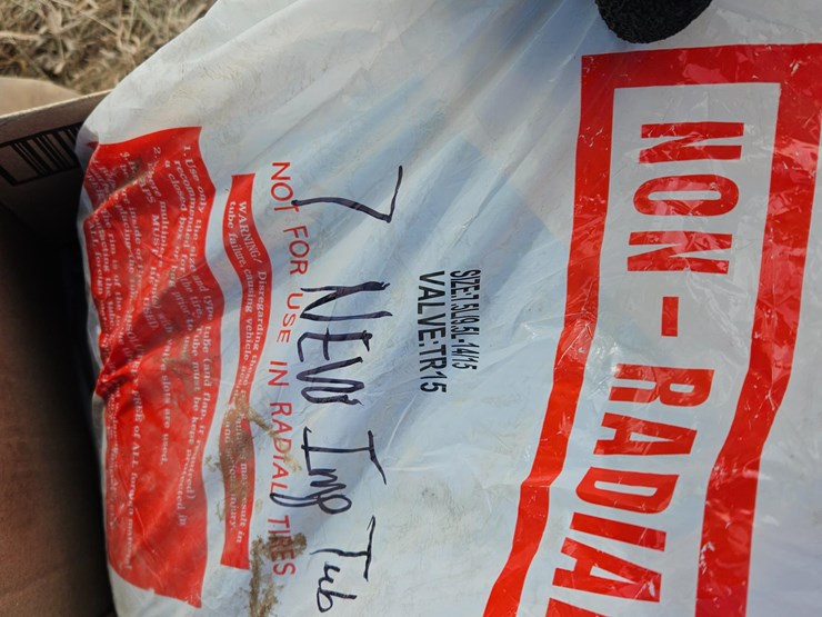 15"-implement-tires-&-tubes-image-12