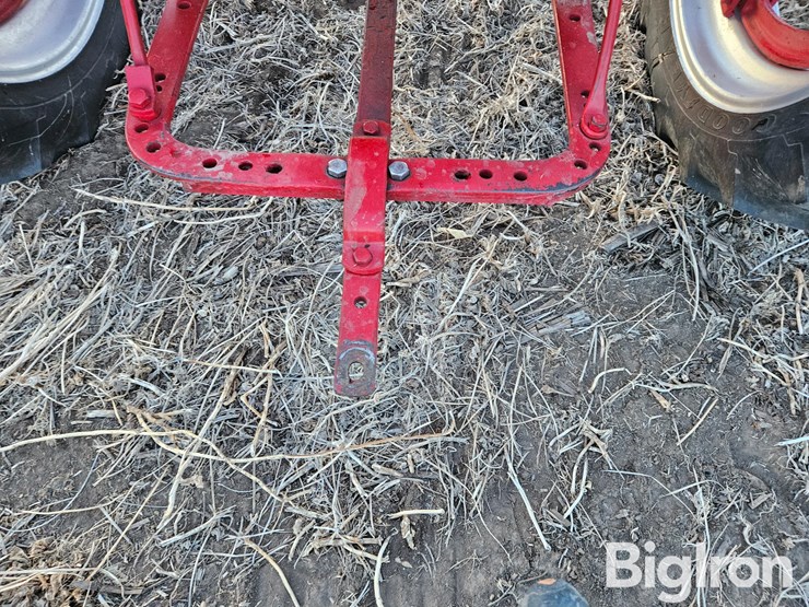 1940-farmall-h-2wd-tractor-image-13