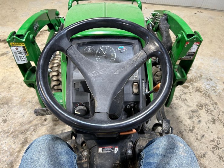 2025-deere-210le-image-25