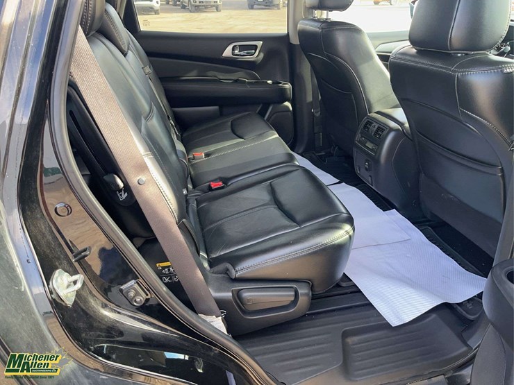 2017-nissan-pathfinder-image-17