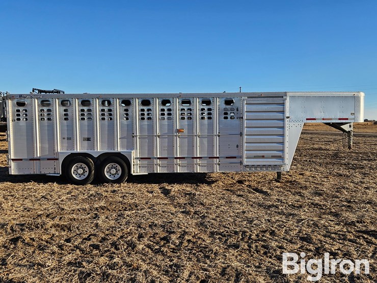 2009-wilson-livestock-trailer-image-2
