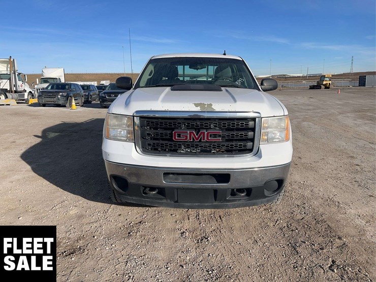 2013-gmc-sierra-2500hd-image-9