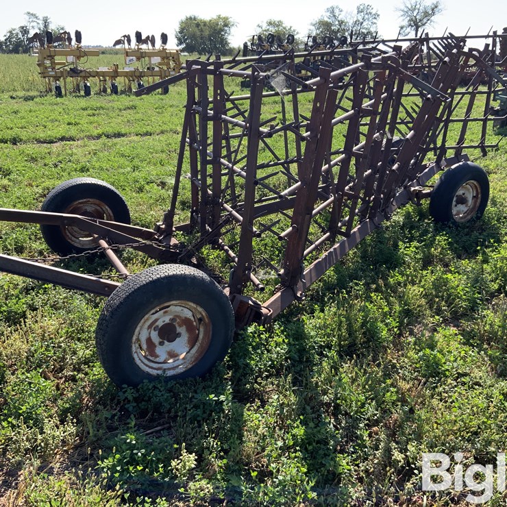 30’ 5-Section Folding Spiked Tooth Harrow