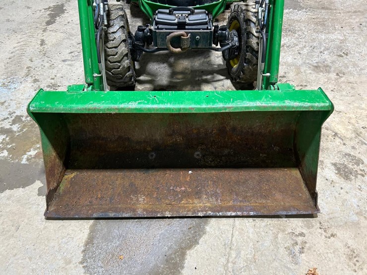 2025-deere-210le-image-11