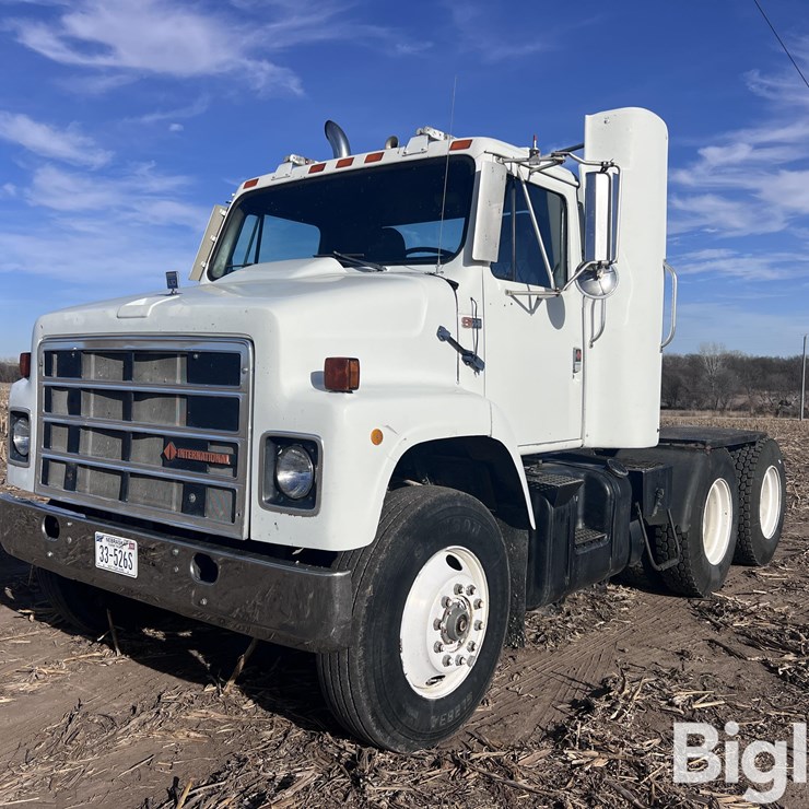 1987 International F2375 T/A Truck Tractor