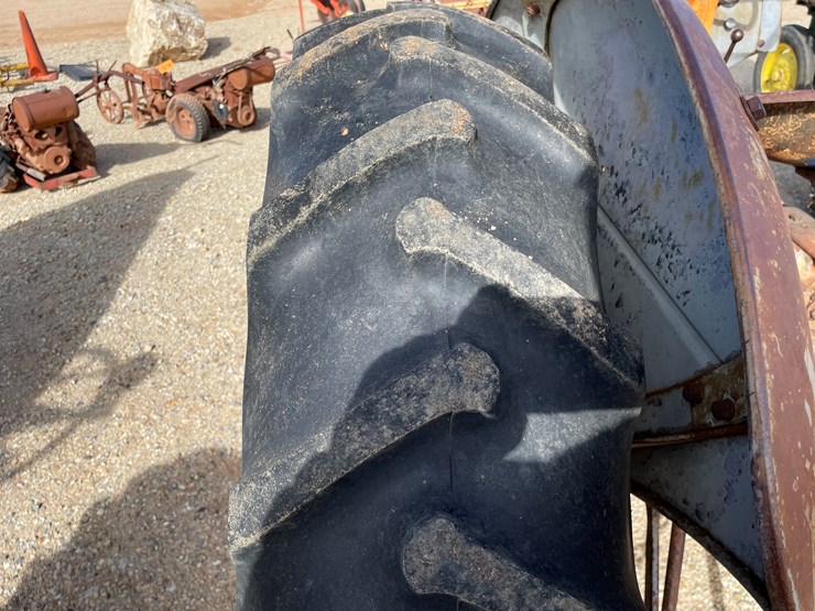 ford-tractor-image-8